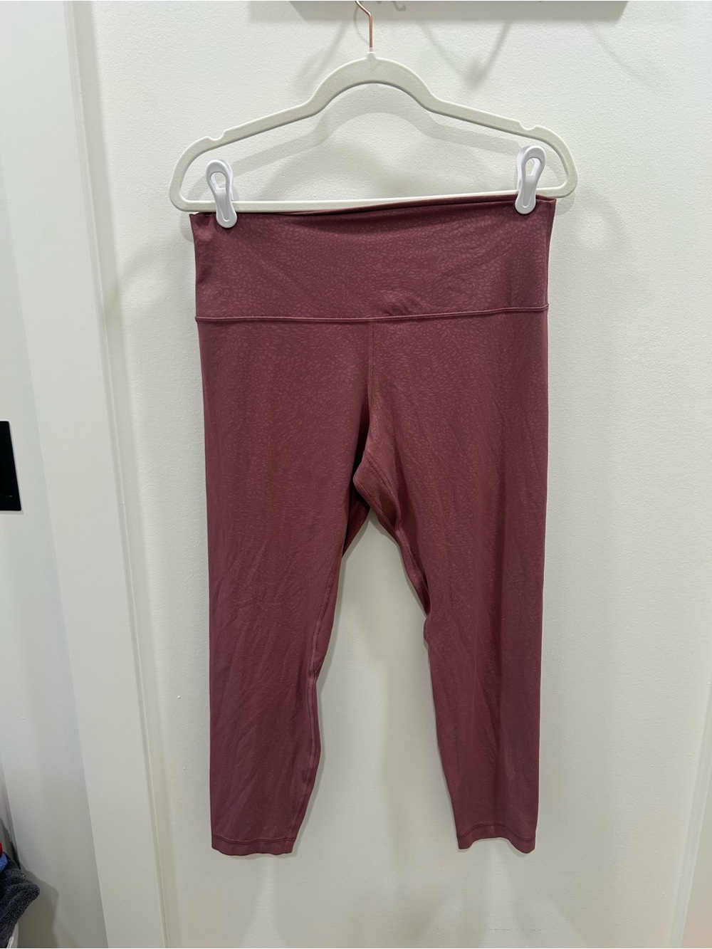 Lululemon High-Waist Active Leggings in Rose